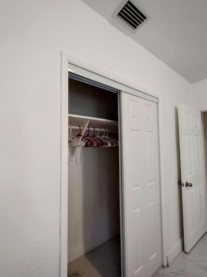 Cheerful 3-Bedroom Home /Ac+ Free Parking นอร์ทไมอามีบีช ภายนอก รูปภาพ