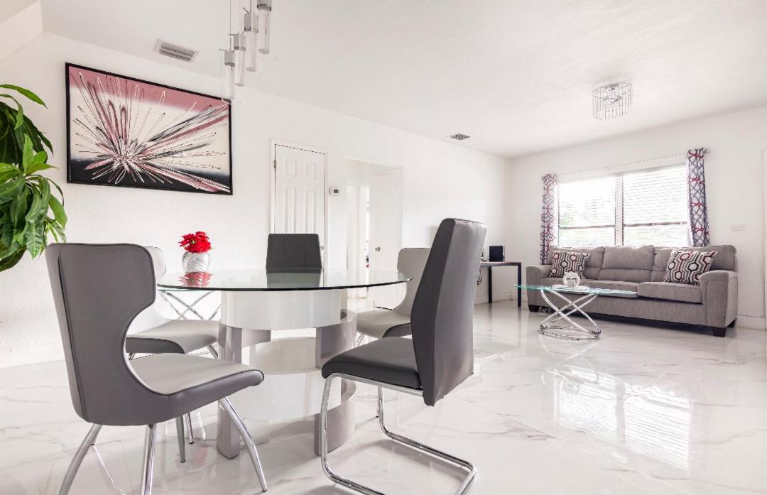 Cheerful 3-Bedroom Home /Ac+ Free Parking นอร์ทไมอามีบีช ภายนอก รูปภาพ