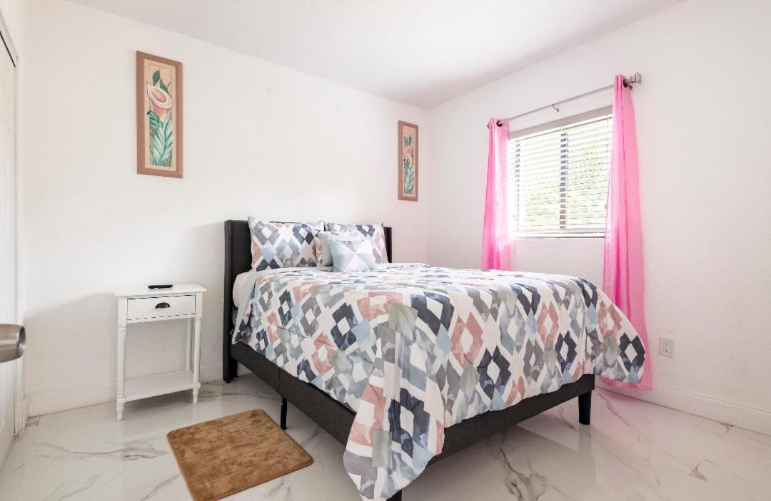 Cheerful 3-Bedroom Home /Ac+ Free Parking นอร์ทไมอามีบีช ภายนอก รูปภาพ
